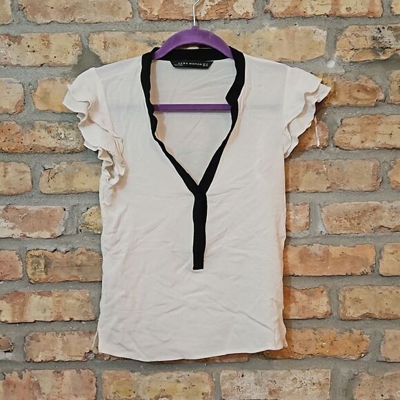 Zara Woman Cream and Black V neck top size XS - Picture 3 of 9